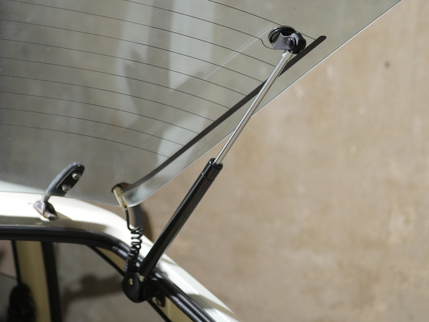 Suzuki SC100 Gasveer Achterklep